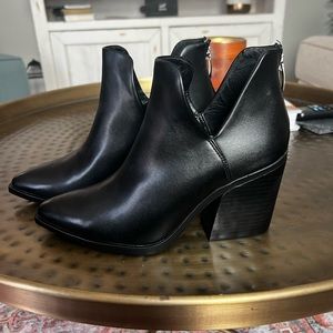 Steve Madden ankle boots never worn size 8.5